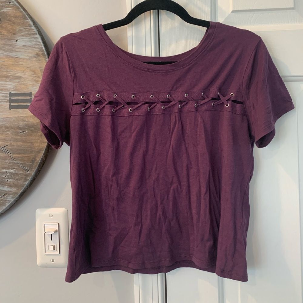 Garage Lace Across Top sz M Like New